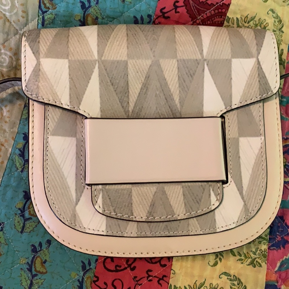 Modern Tory Burch purse - Picture 3 of 8